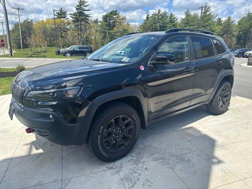 Diamond Black 2022 Jeep Cherokee Trailhawk