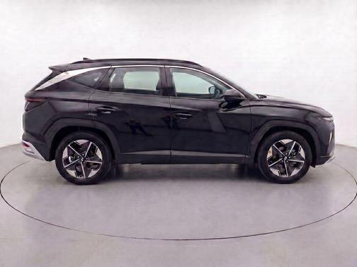 Black 2026 Hyundai TUCSON SEL