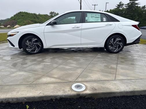 2025 Hyundai ELANTRA HEV SEL Sport