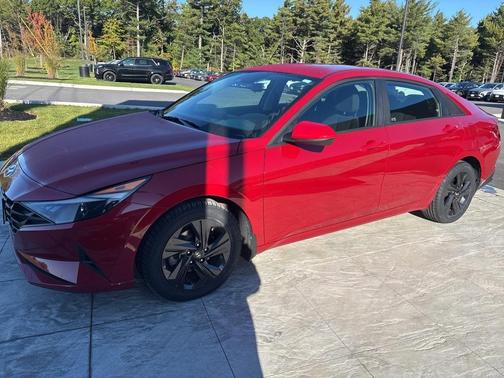2022 Hyundai ELANTRA SEL
