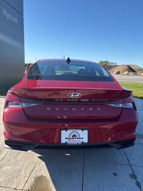 2022 Hyundai ELANTRA SEL