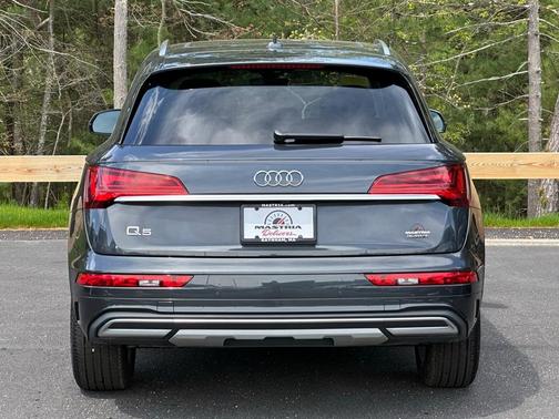 2024 Audi Q5 40 Premium