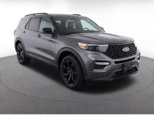 Gray Metallic 2024 Ford Explorer ST-Line