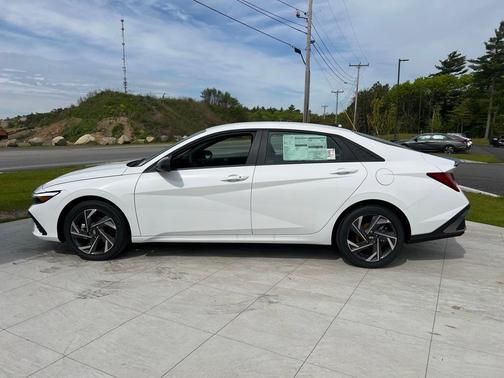 2025 Hyundai ELANTRA HEV SEL Sport