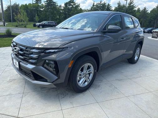 Hampton Gray 2026 Hyundai TUCSON SE
