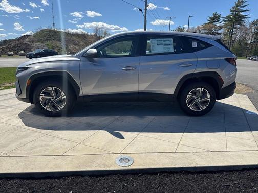 Shimmering Silver 2026 Hyundai TUCSON Hybrid Blue SE