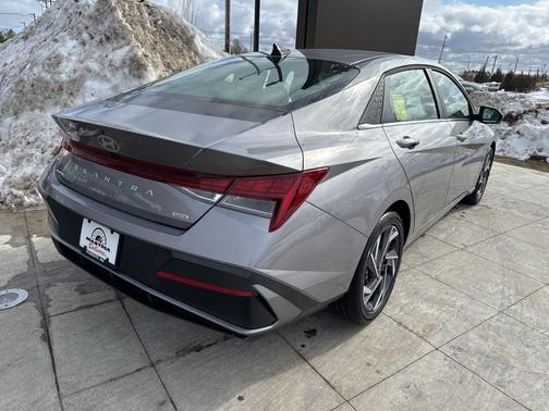 Metal 2026 Hyundai ELANTRA HEV Limited