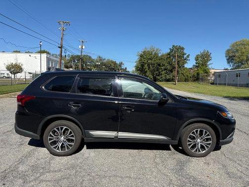 2017 Mitsubishi Outlander SE