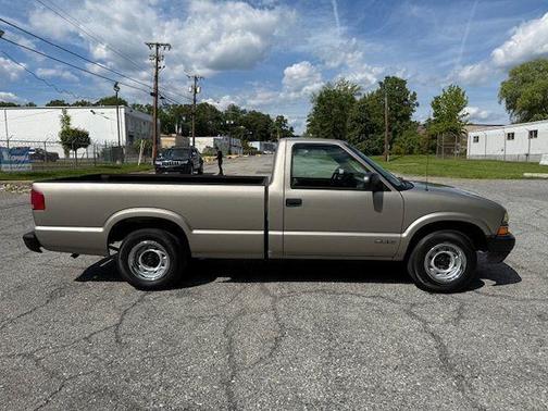 2002 Chevrolet S-10 Base