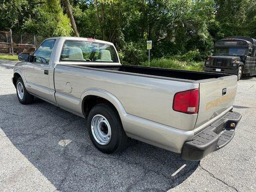 2002 Chevrolet S-10 Base