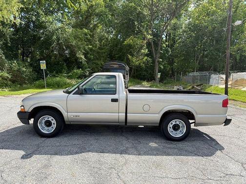 2002 Chevrolet S-10 Base