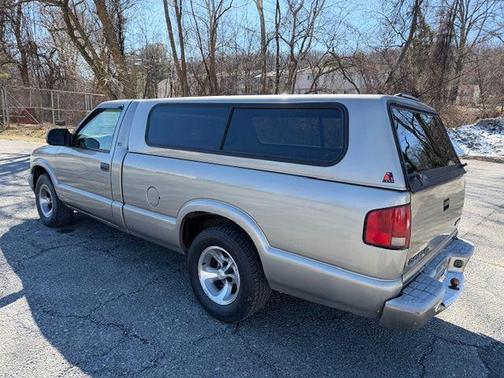 2001 Chevrolet S-10 Base
