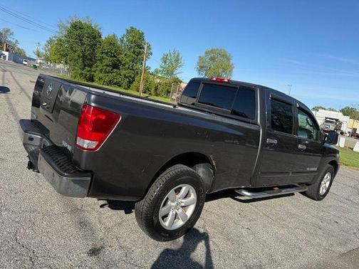 2008 Nissan Titan SE Crew Cab