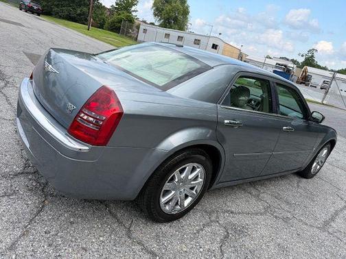 2007 Chrysler 300C Base