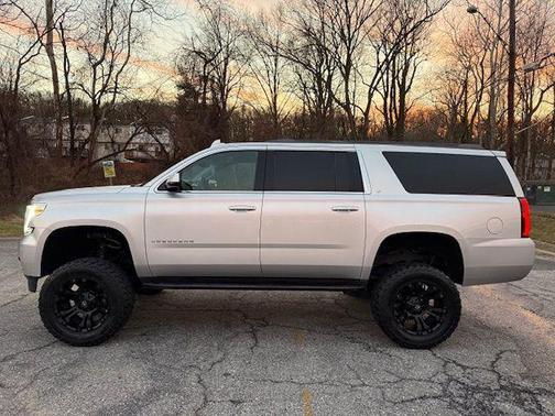 2018 Chevrolet Suburban LT