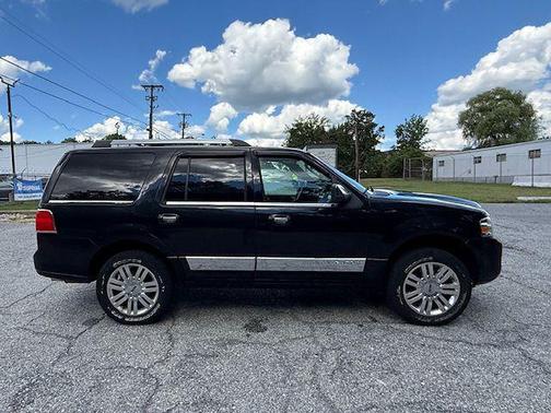 2012 Lincoln Navigator Base