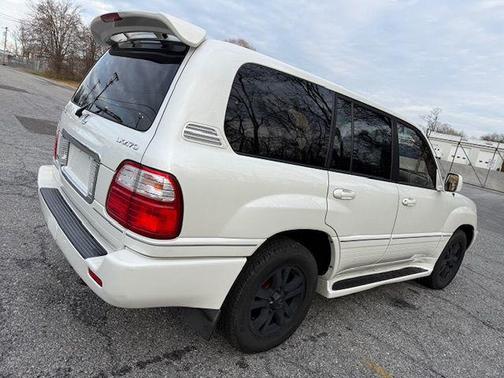 2004 Lexus LX 470 Base