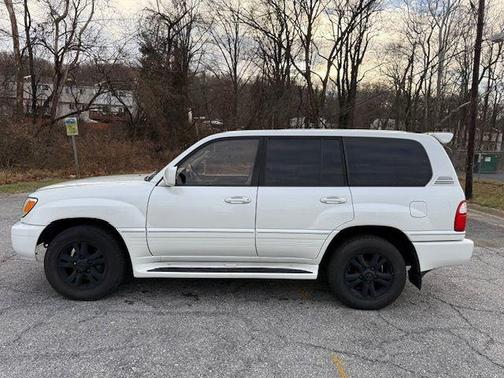 2004 Lexus LX 470 Base