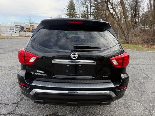 2017 Nissan Pathfinder S