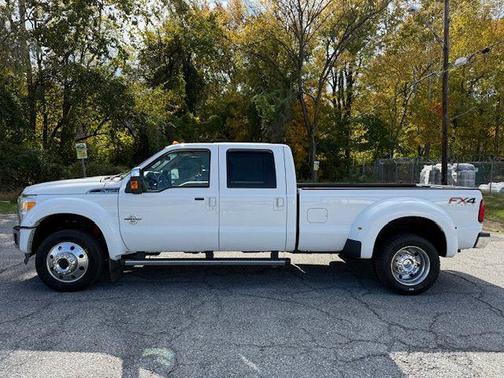 White Platinum Metallic Tri-Coat 2016 Ford F-450 Lariat