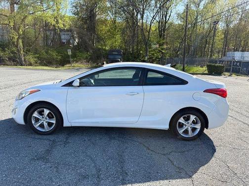 2013 Hyundai ELANTRA GS