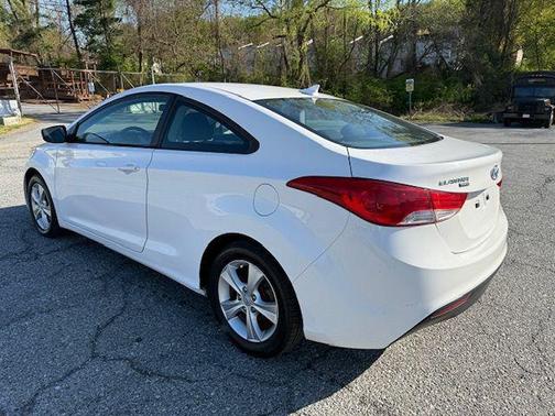 2013 Hyundai ELANTRA GS