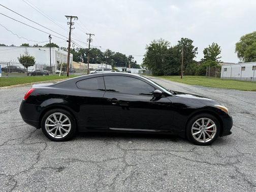 2011 INFINITI G37x Base