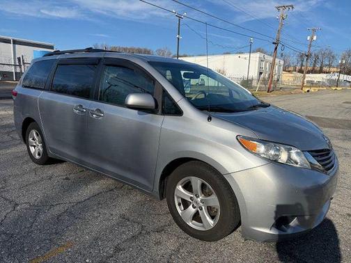 2014 Toyota Sienna LE