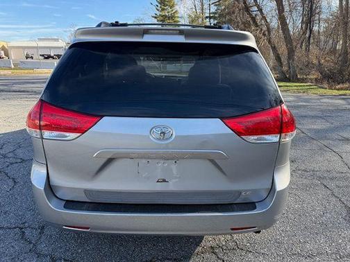 2014 Toyota Sienna LE