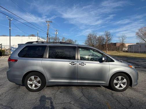 2014 Toyota Sienna LE