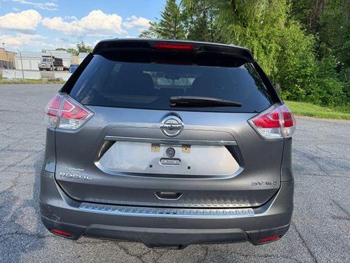 Gun Metallic 2016 Nissan Rogue SV