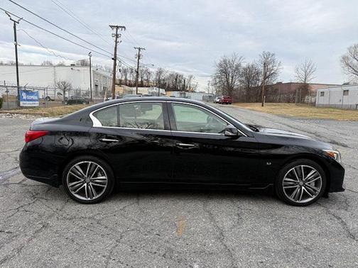 2015 INFINITI Q50 Sport