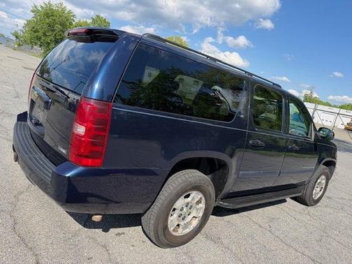 Dark Blue Metallic 2008 Chevrolet Suburban 1500 LT