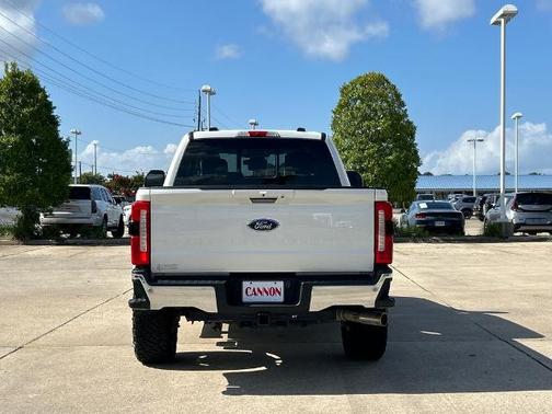 STAR WHITE 2024 Ford F-250 LARIAT