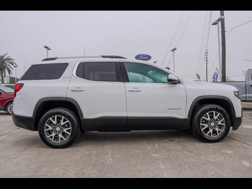 2022 GMC Acadia SLE