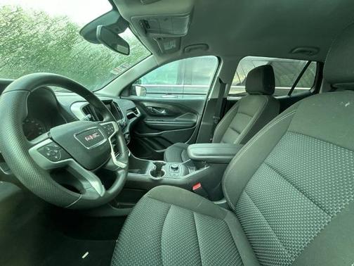 Sterling 2024 GMC Terrain SLE