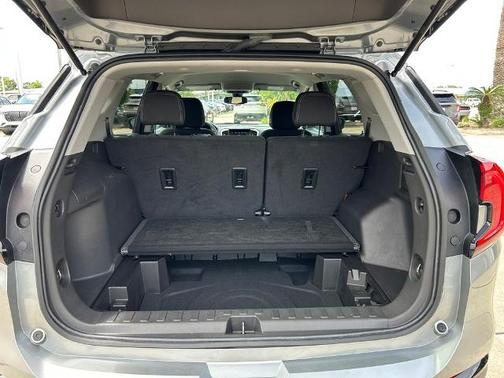 Sterling 2024 GMC Terrain SLE