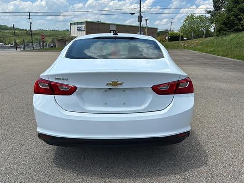 Summit White 2018 Chevrolet Malibu 1LS