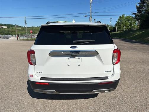 Star White Metallic Tri-Coat 2023 Ford Explorer XLT