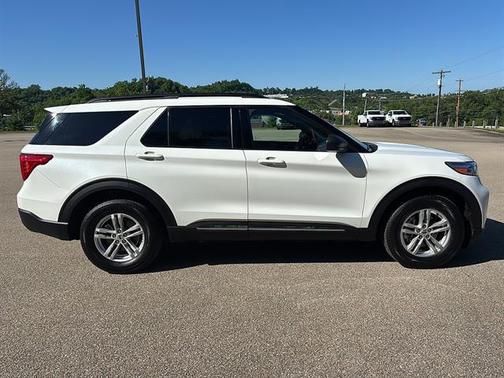 Star White Metallic Tri-Coat 2023 Ford Explorer XLT