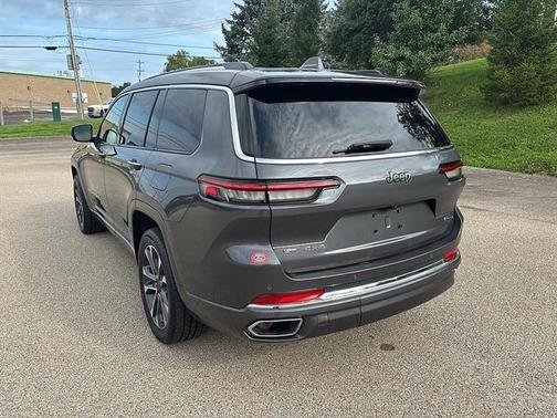 Baltic Gray Metallic Clearcoat 2023 Jeep Grand Cherokee L Overland