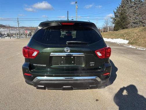 2018 Nissan Pathfinder SV