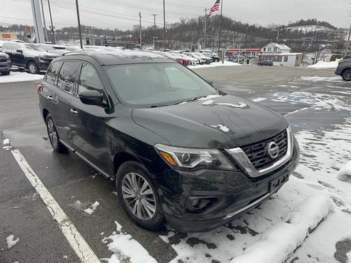 2018 Nissan Pathfinder SV