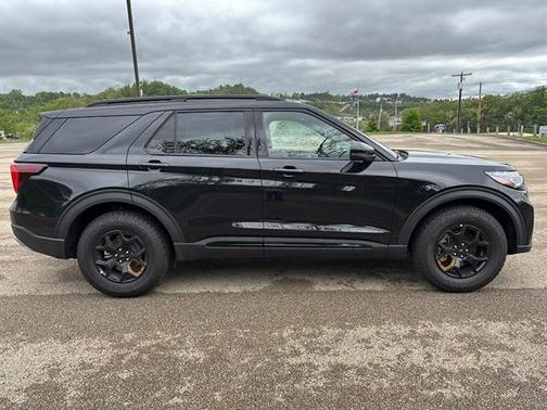 Agate Black Metallic 2026 Ford Explorer Tremor