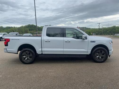 2025 Ford F-150 Lightning LARIAT
