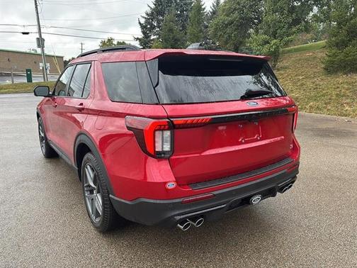 2025 Ford Explorer ST