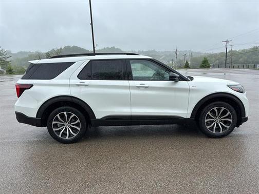Star White Metallic Tri-Coat 2026 Ford Explorer ST-Line