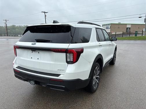 Star White Metallic Tri-Coat 2026 Ford Explorer ST-Line