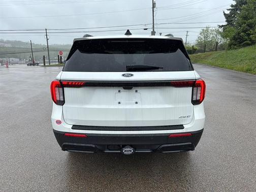 Star White Metallic Tri-Coat 2026 Ford Explorer ST-Line