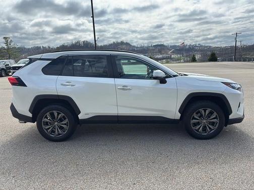 Blizzard Pearl 2022 Toyota RAV4 Hybrid Limited